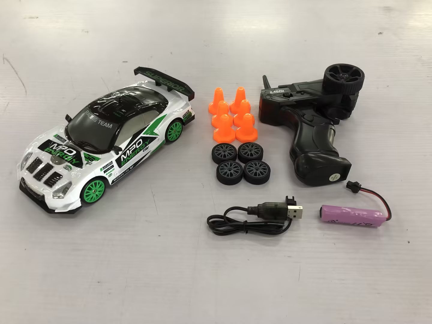 2.4G 4WD RC Drift Racing Car Remote Toy
